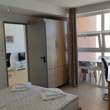 Appartement - Astra By The *